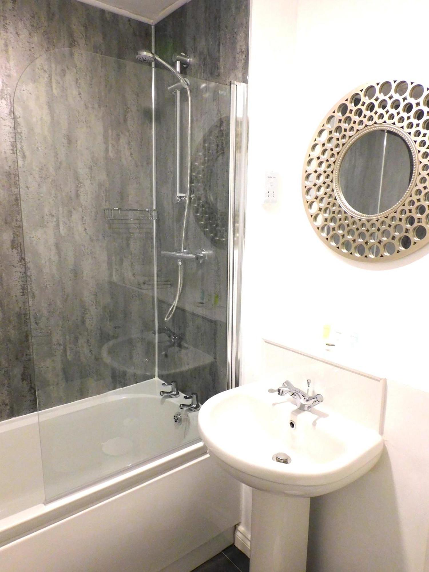 Newly Refurbished 1 Bed Apt In Hamilton Close To Station And Local Amenities מראה חיצוני תמונה